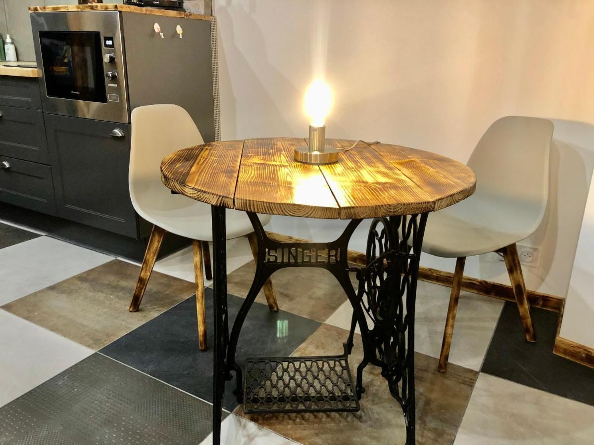 Studio Cocooning Spa, Lit Xxl, Cour Exterieure Le Puy-en-Velay Dış mekan fotoğraf